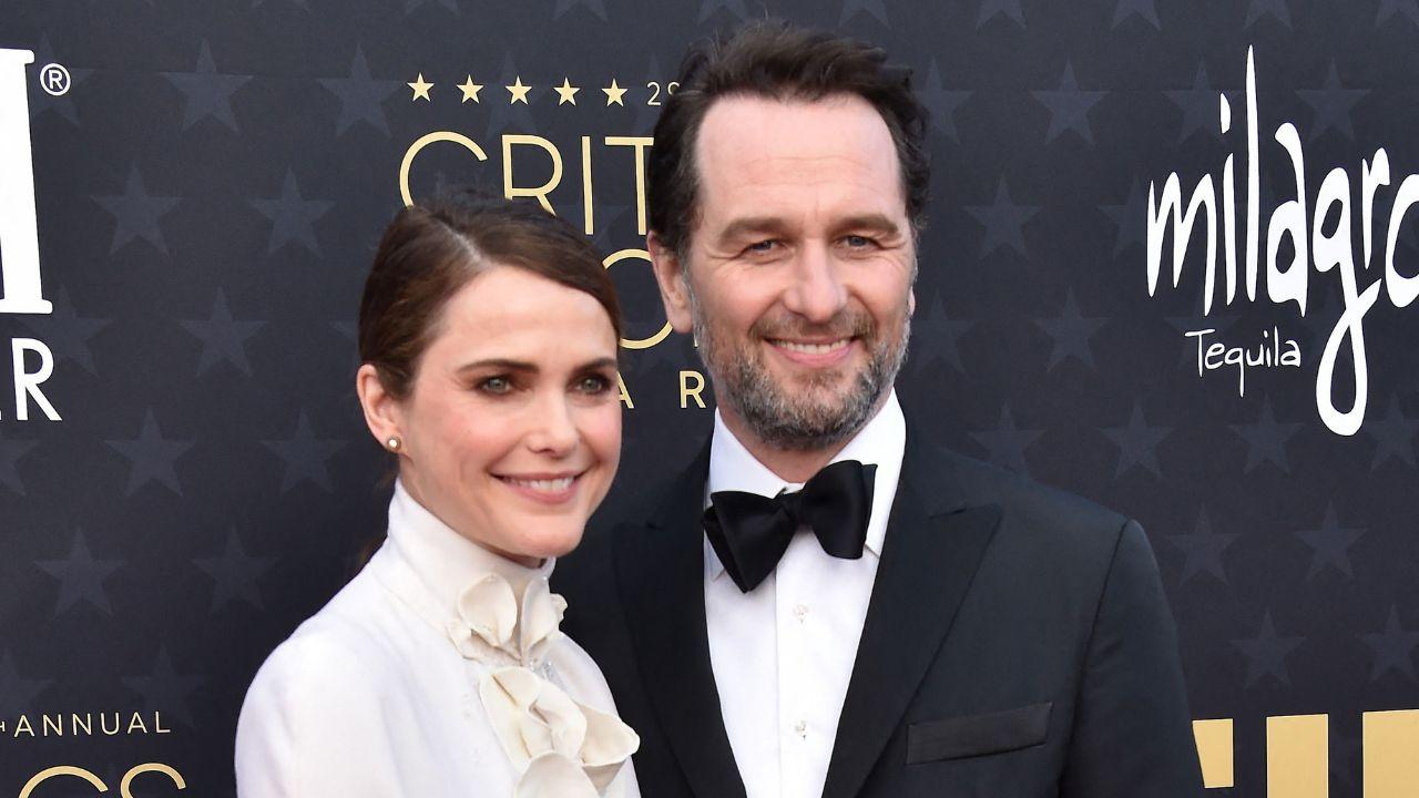Keri Russell reacts to being left out of Matthew Rhys' acceptance speeches