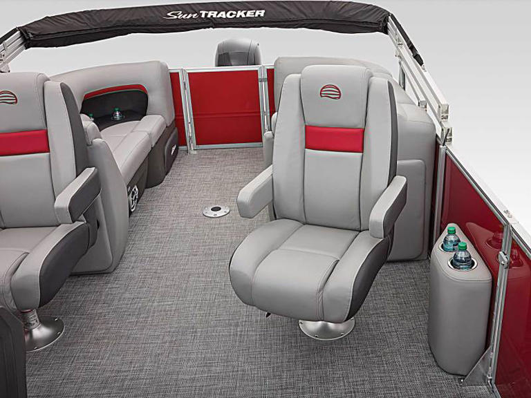 Boat test: 2026 Sun Tracker Party Barge 22 DLX