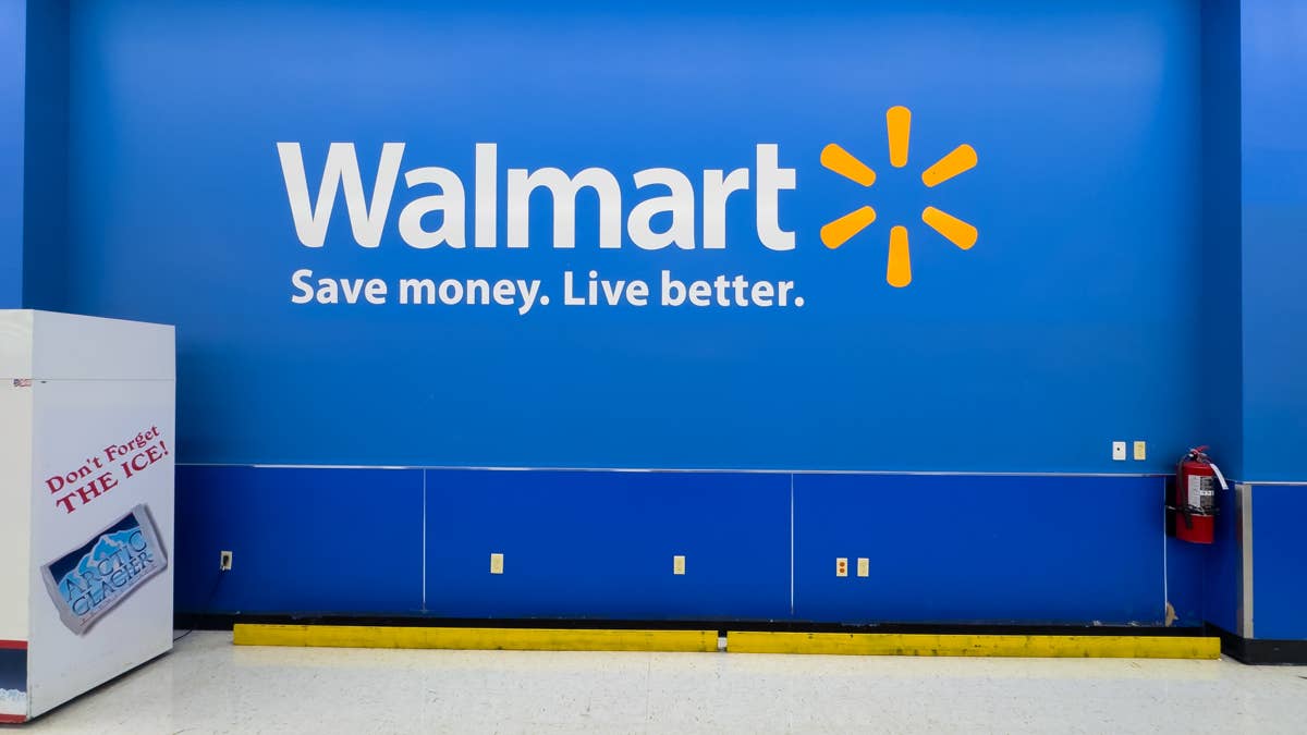 A fleece-lined softshell jacket for just $16? Walmart has one for 60% off