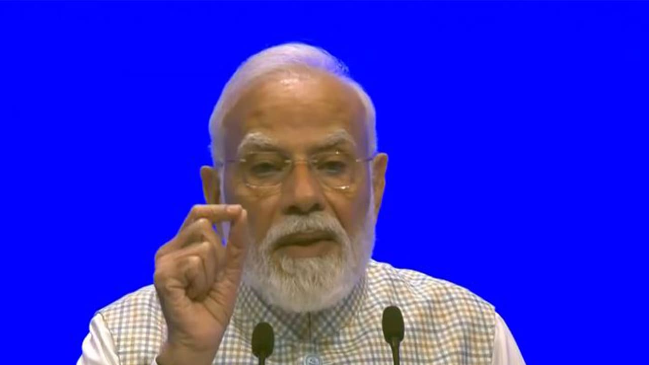 Gujarat CM lauds PM Modi's 25 years of public service, leadership
