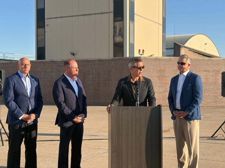 This is historic: Transportation secretary pushes $30B air traffic ...