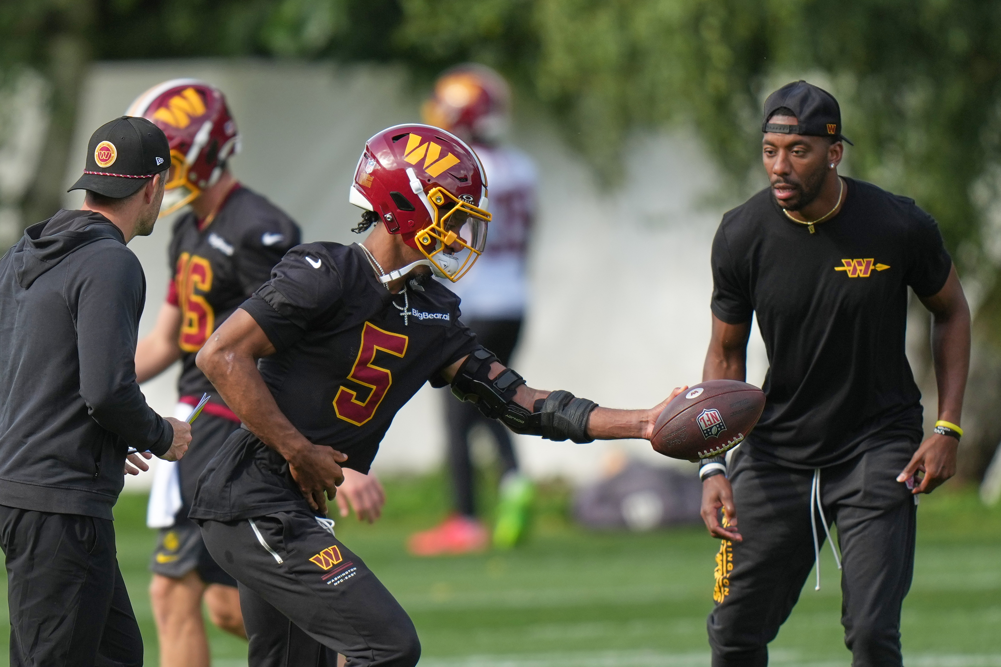 Jayden Daniels's risky return can't solve all of the Commanders' problems