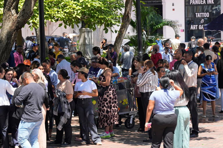 Panama struck by powerful 7.7 magnitude earthquake