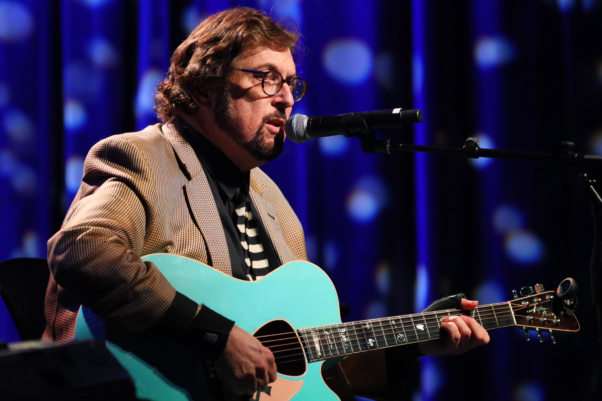 Stephen Bishop announces farewell tour that concludes US leg with a ...