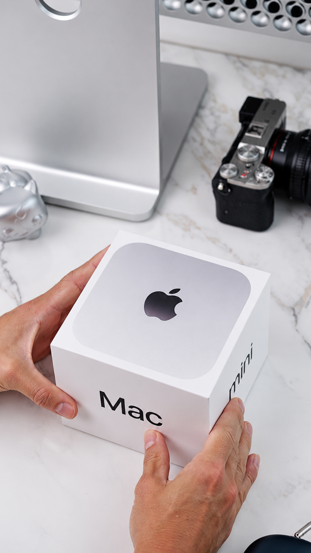 Compact Apple M6 Mac mini unboxing and setup