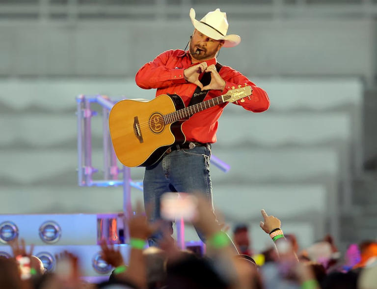 Garth Brooks’ Utah fans had to fight the bots. The country superstar ...