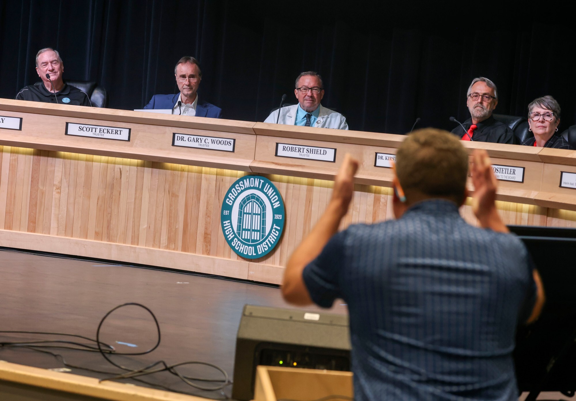 Grossmont school board rejects censure of trustee who revealed private ...