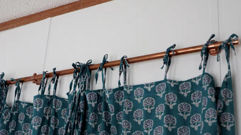 Forget traditional curtain rods: Copper pipe is a unique way to add ...