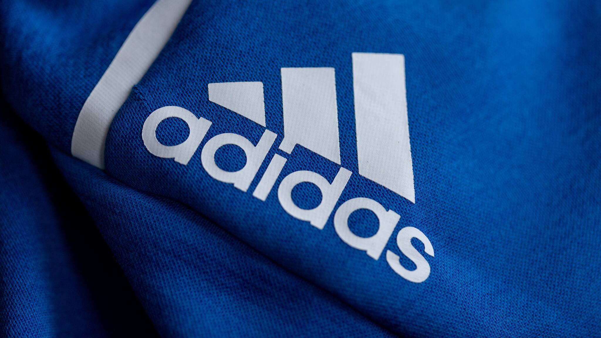 Das Streifen-Dilemma: Adidas klagt in Australien gegen Modehändler ...