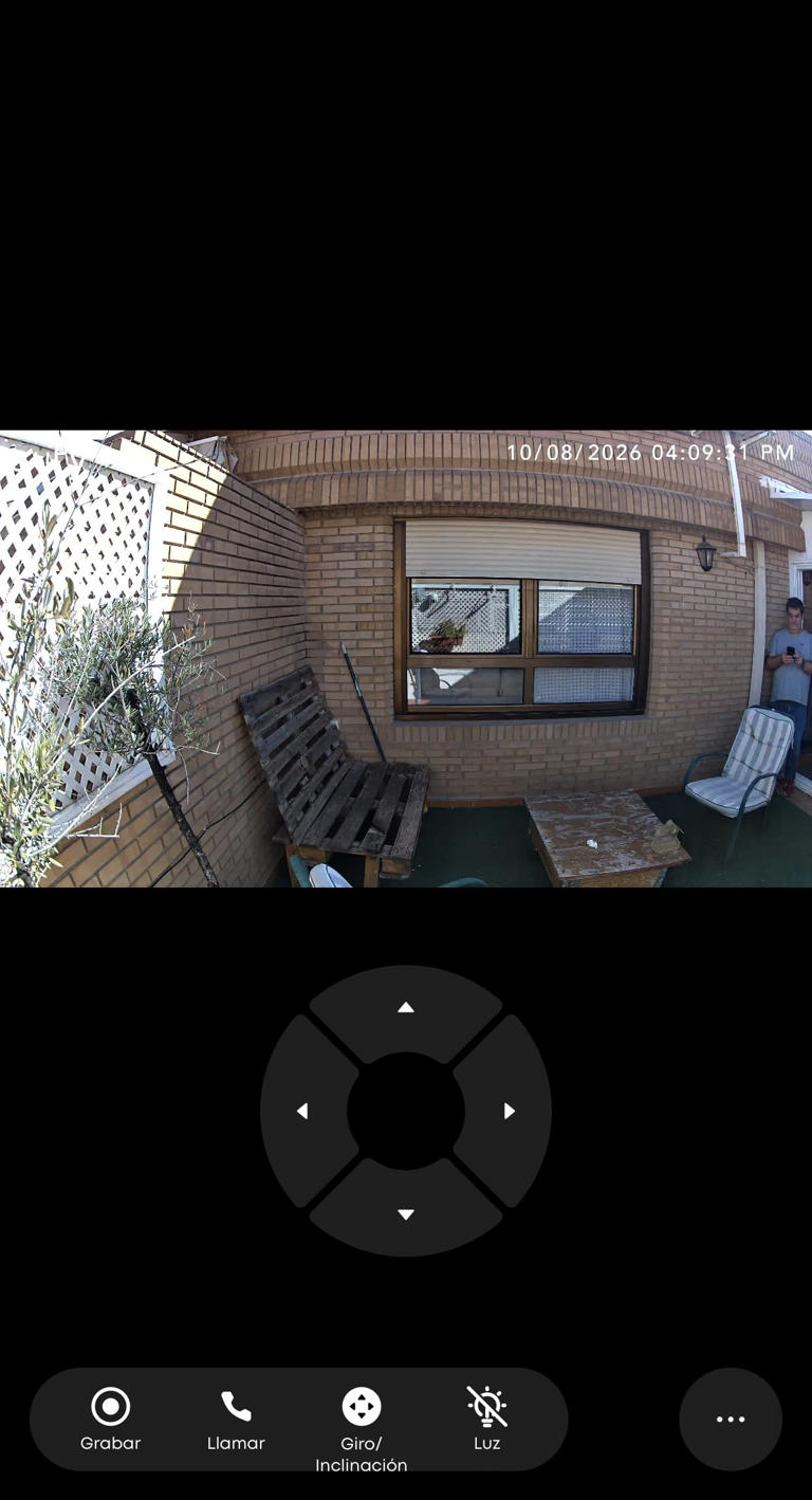 EufyCam C37 edición 4K, una cámara solar con giro, inclinación y ...