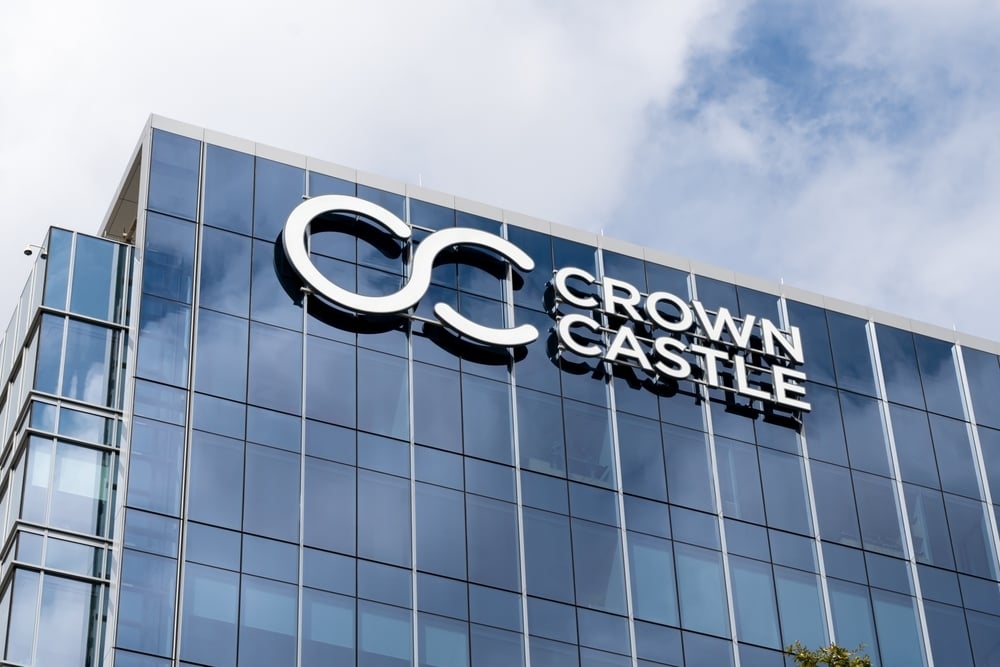 Crown Castle stock jumping as SpaceX acquires 800 MHz spectrum