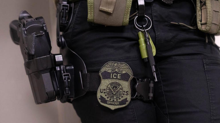 Utah couple sentenced after helping man escape ICE custody