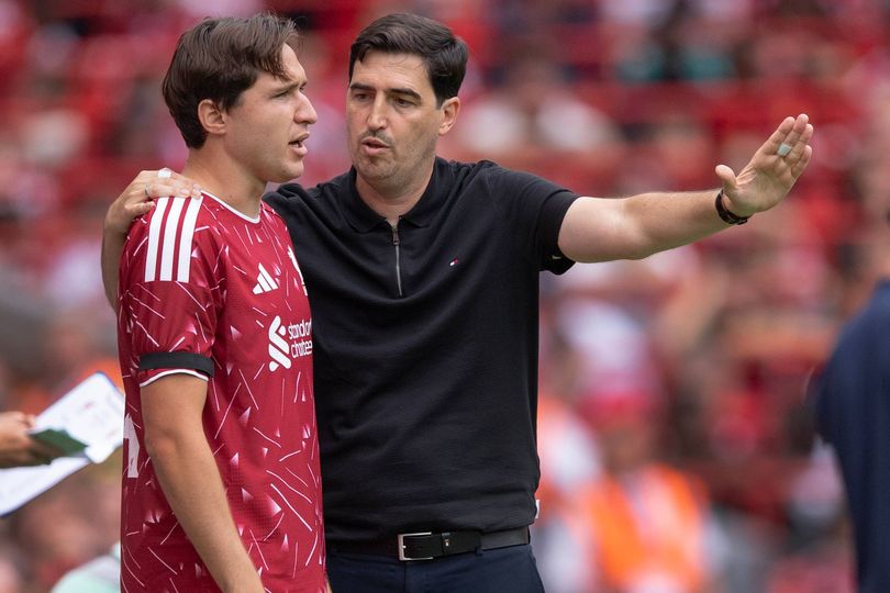 Liverpool head coach Andoni Iraola and Federico Chiesa, who could be on his way out of Liverpool