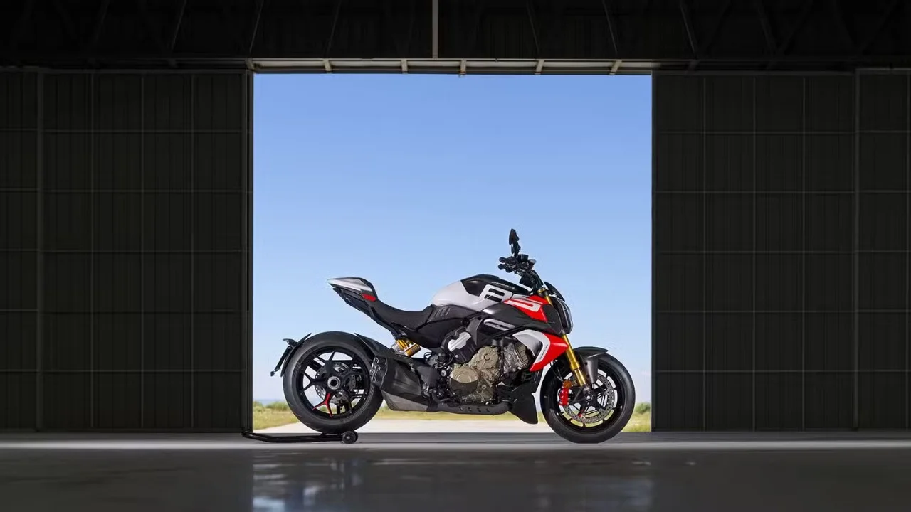Ducati's new muscle-cruiser superbike hits 60 mph in just 2.43 seconds ...
