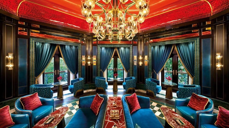 The gilded gatekeepers | Private members clubs in India