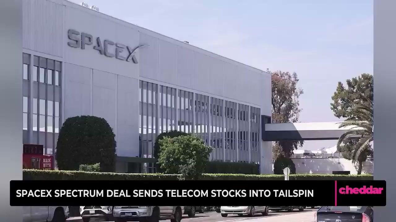 SpaceX spectrum deal sends telecom stocks into tailspin