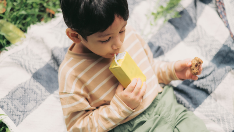 How to make children eat healthy without forcing them: 5 simple ...