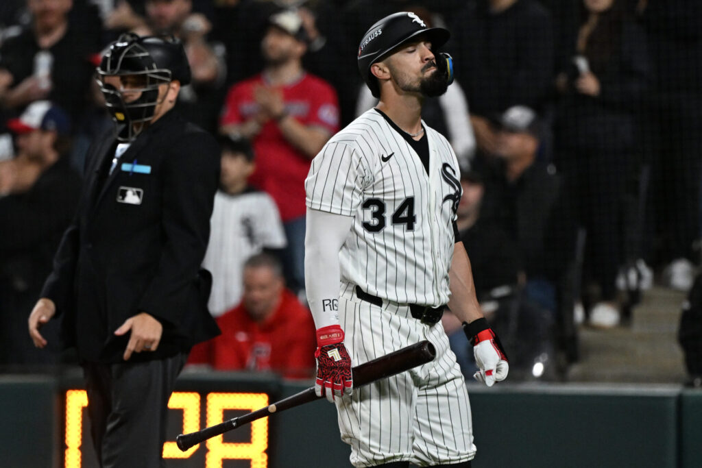 White Sox fail miserably in attempt to break 120-year streak