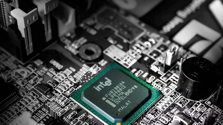 Intel is reportedly launching new CPUs on old sockets that support DDR4 ...