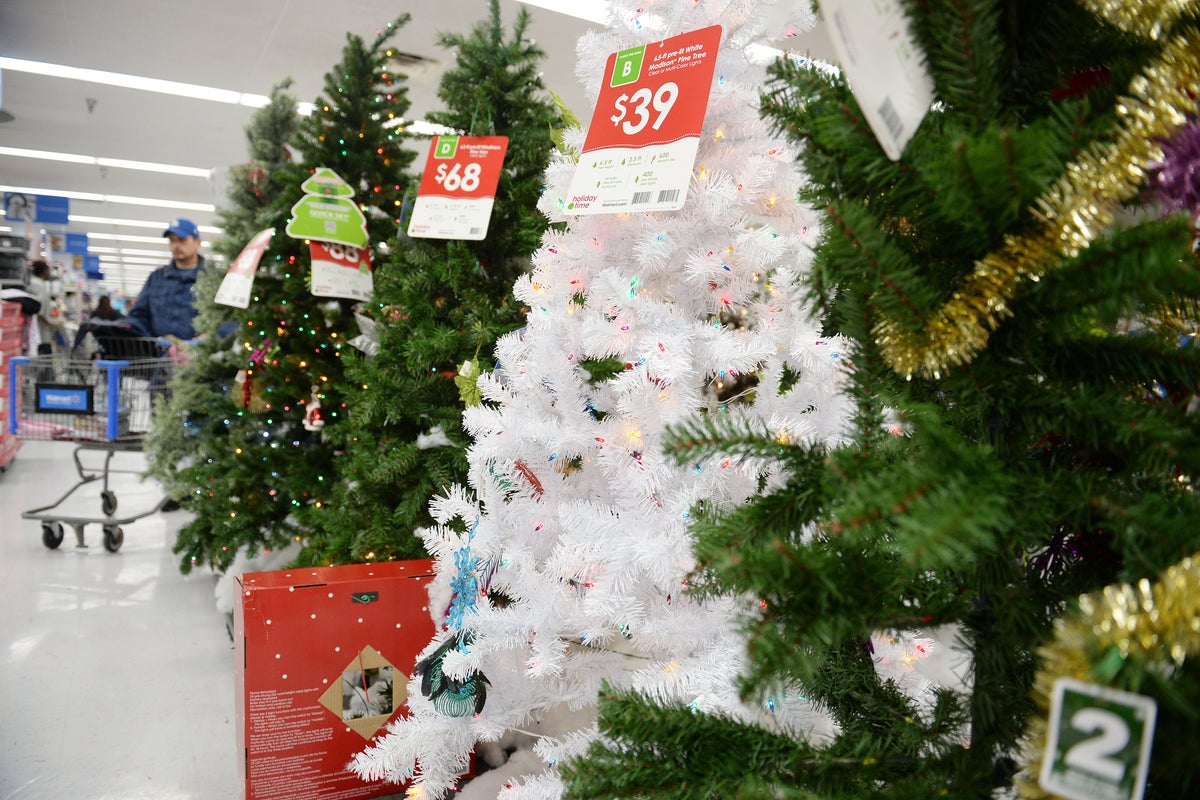 Walmart creates 1-hour express pickups as holiday shopping ramps up