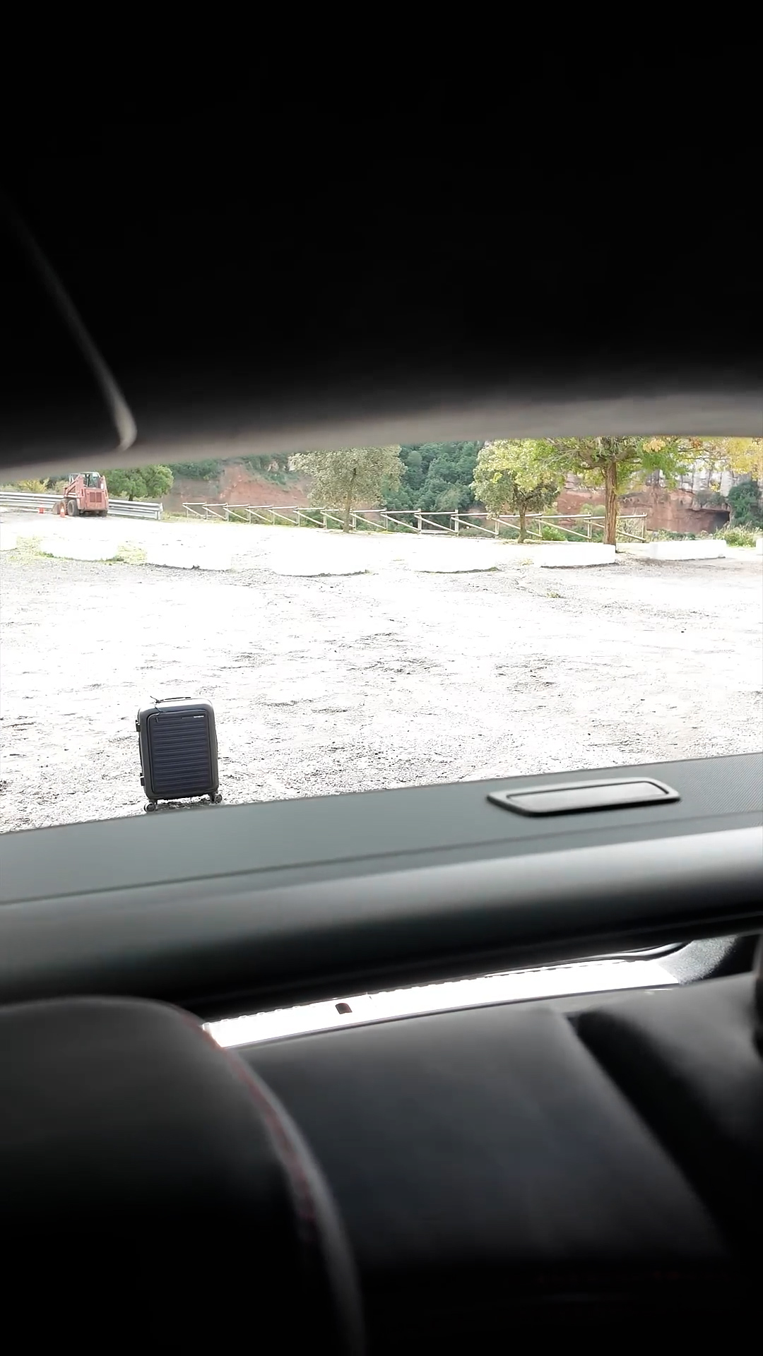 Audi RSQ8 performance has a cargo cover that opens automatically