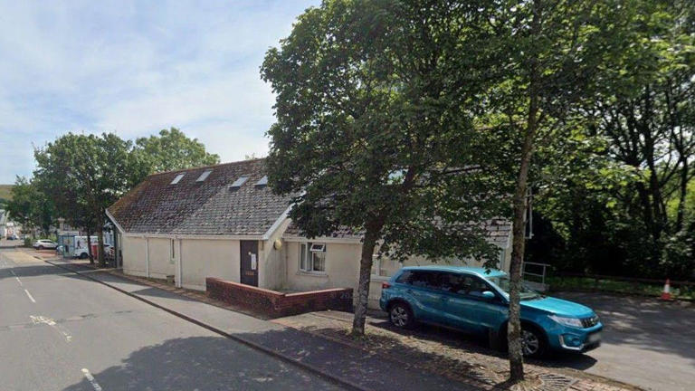 Urine sample found in vaccine fridge at GP surgery, 'damning' report finds