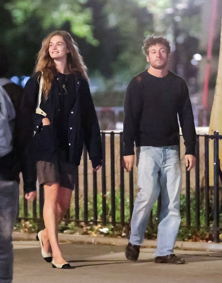 Jeremy Allen White and model Lulu Tenney hold hands during romantic ...