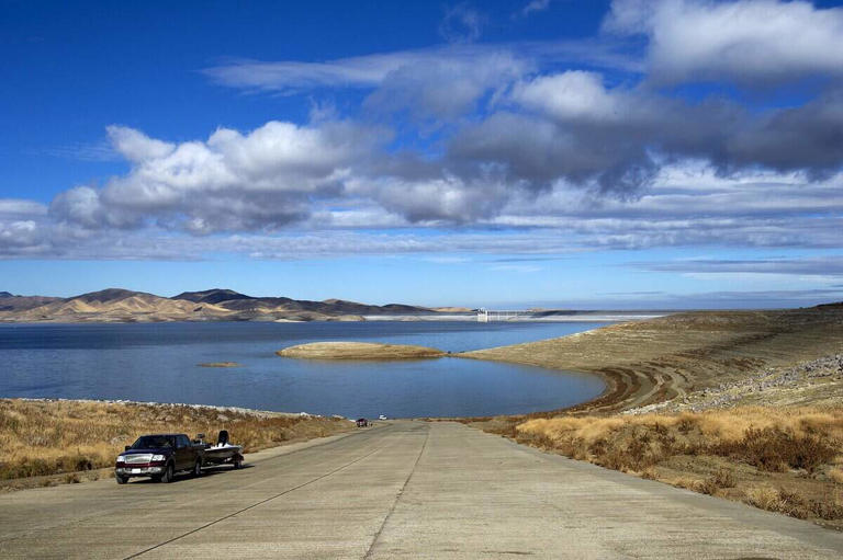 CA water experts warn of toxic algae at San Luis Reservoir in Merced County