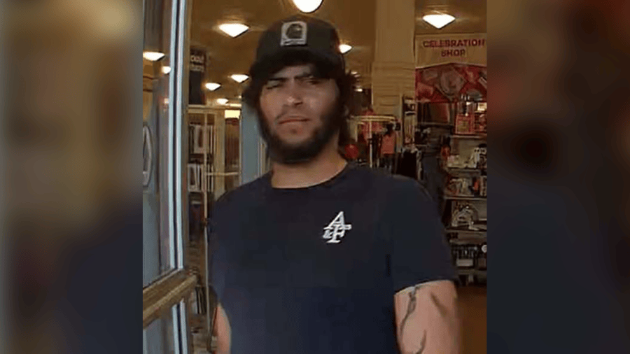 Police searching for man accused of exposing self at Greenville shop