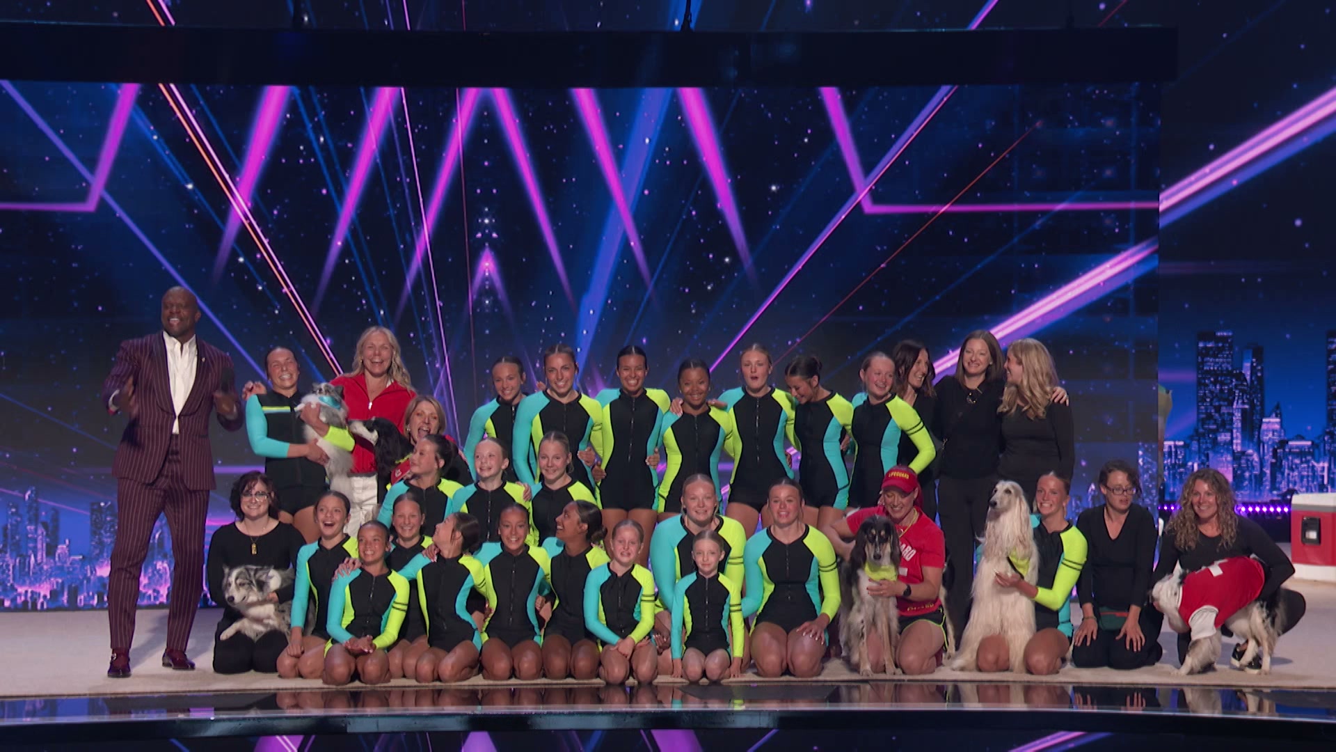 Acro Canine Crew turns AGT into a beach party!
