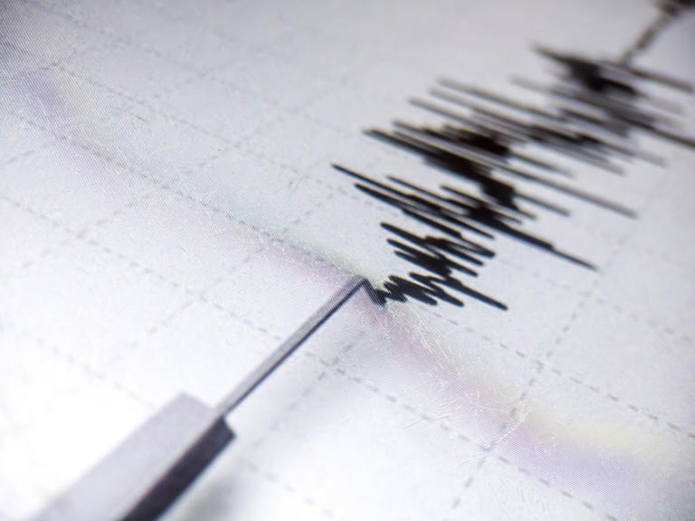 A magnitude 7.6 earthquake shakes Panama, USGS reports