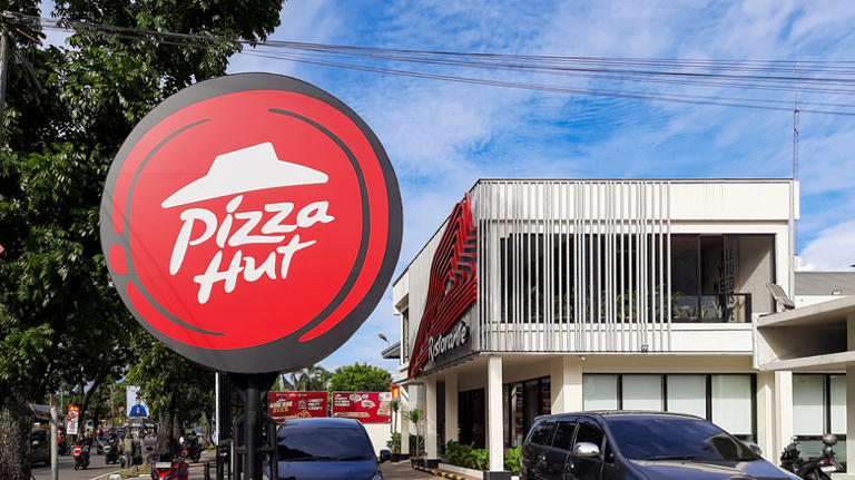 How Pizza Hut's logo changed forever in the '70s