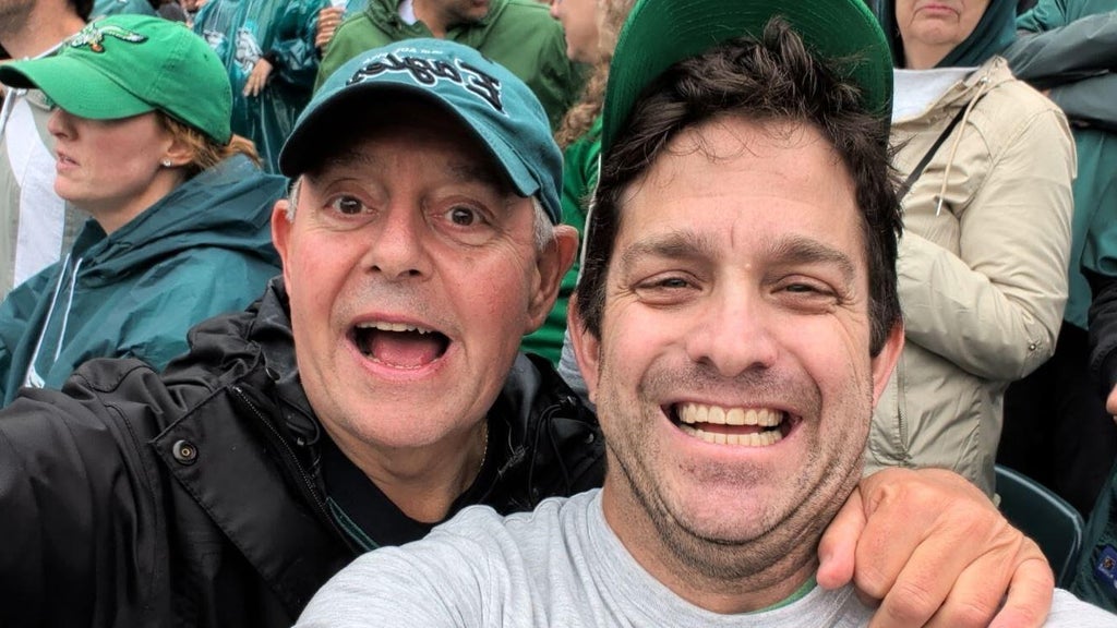 This fan went viral after Eagles lost to Rams. Now, he's using the moment to help animals