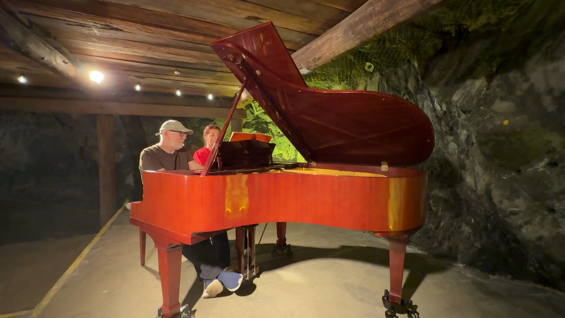 Piano taken down gold mine for unique underground concert in Bendigo