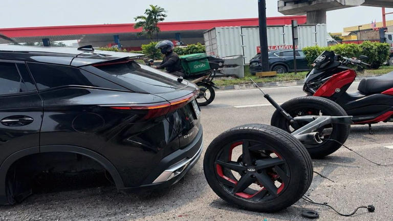 Kembali Memakan Korban Citra: As Roda Belakang SUV Chery Lepas di Jalan ...