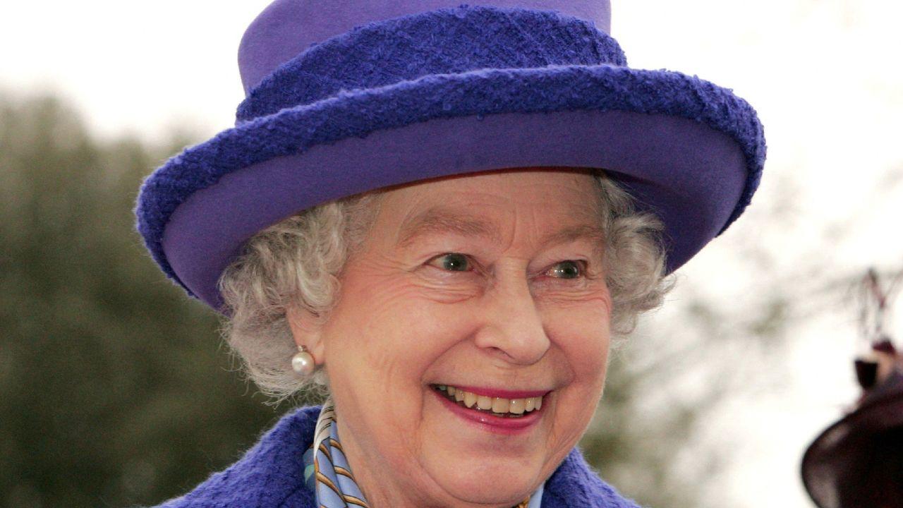 Queen Elizabeth II's hairstylist says 'she put a huge amount of trust ...