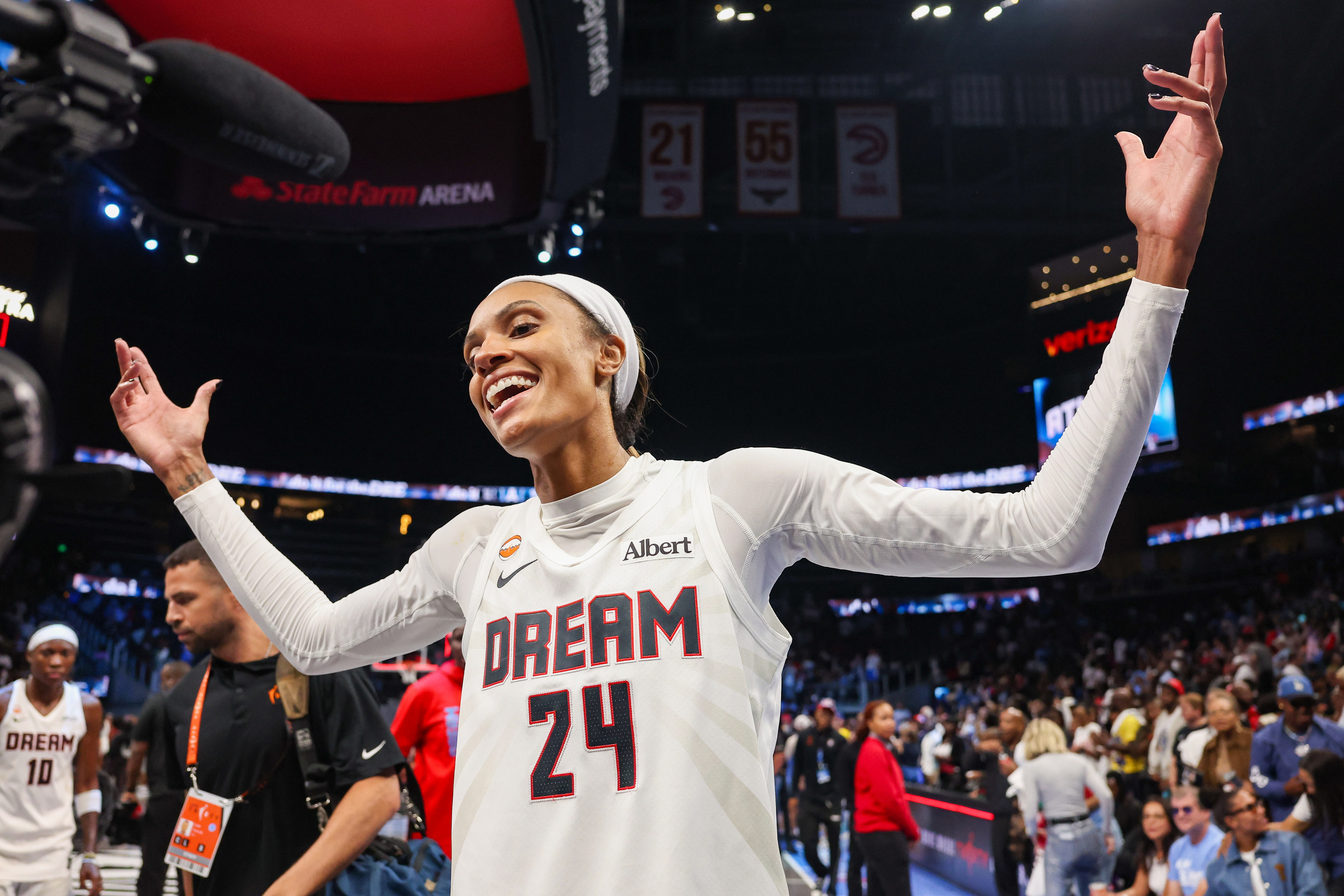 Former Mercury forward DeWanna Bonner helps Atlanta Dream reach WNBA Finals