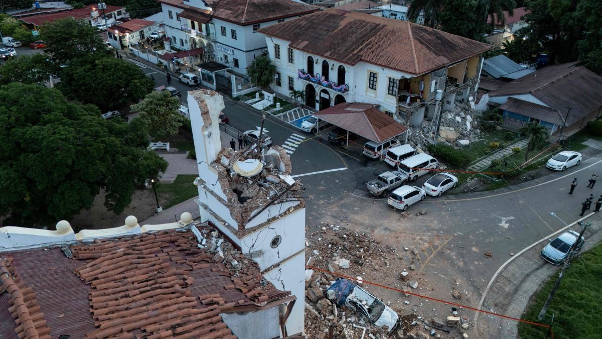 Major earthquake destroys buildings, roads in Panama