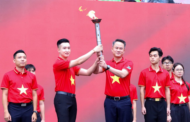 Người trẻ làm bùng nổ mạng xã hội từ hơn 155.000 câu chuyện đẹp về chủ đề tôi yêu Tổ quốc tôi
