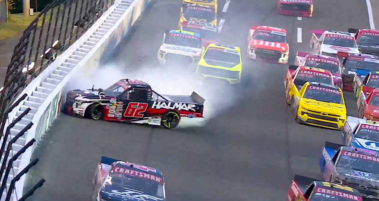 Replay: Multitruck wreck brings out red flag at Charlotte