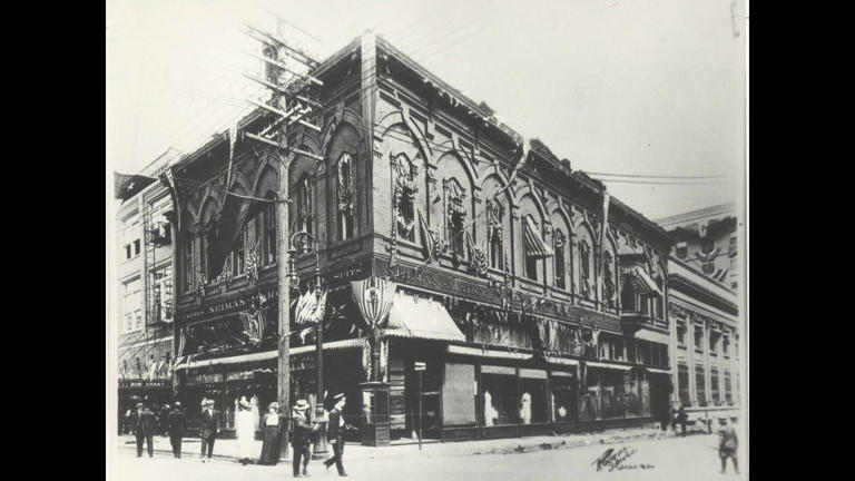 20 retail fortunes built before shopping malls ever existed