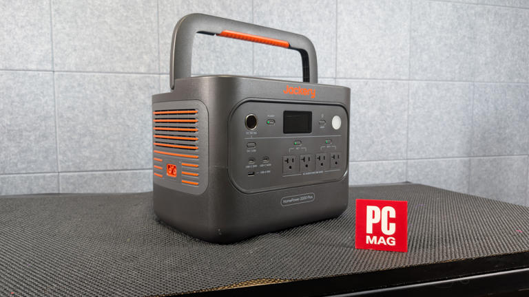 Jackery HomePower 2000 Plus v2 review: Smart home backup with plug-and ...