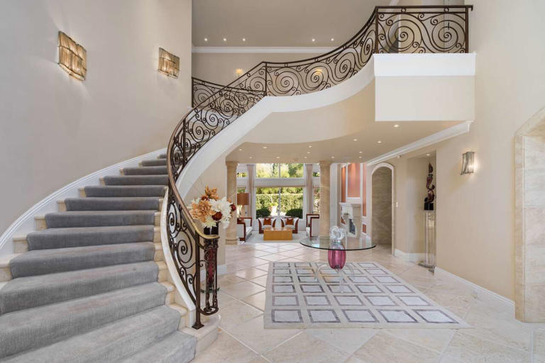 49ers legend Jerry Rice custom-built this Bay Area home on the market ...