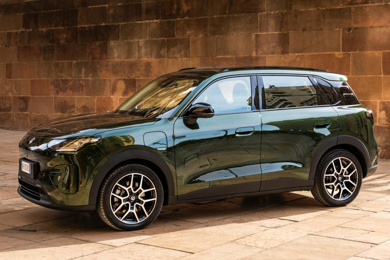 2027 Leapmotor B03X price and specs