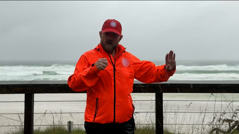 Winds and waves pick up as Hurricane Isaias barrels toward Gulf Coast