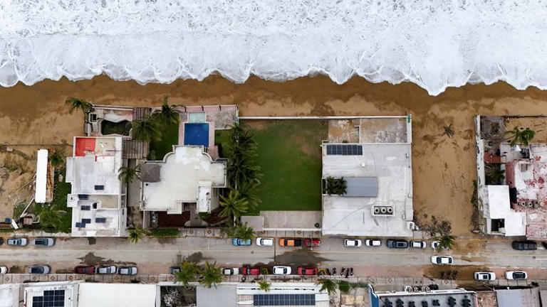Hurricane Simon rapidly strengths off Mexico's Pacific coast, threatens ...