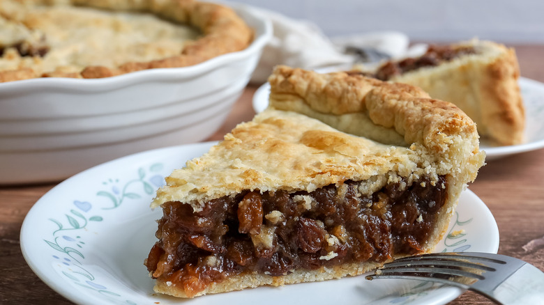 Classic raisin pie recipe