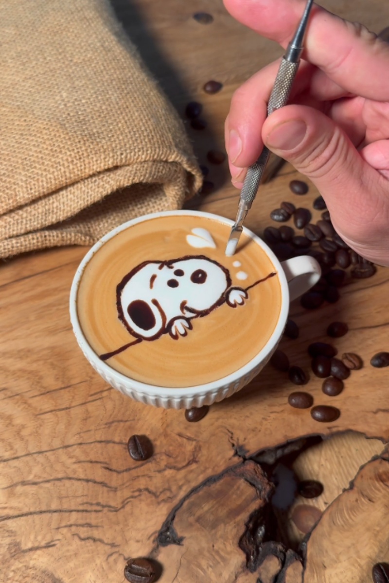 Creative latte flower design