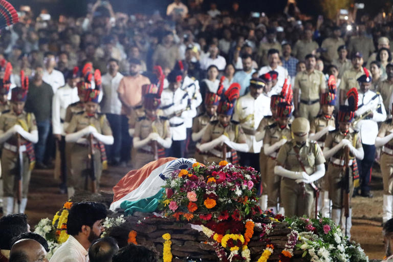 Why was Nana Patekar cremated at night? His son Malhar reveals what ...
