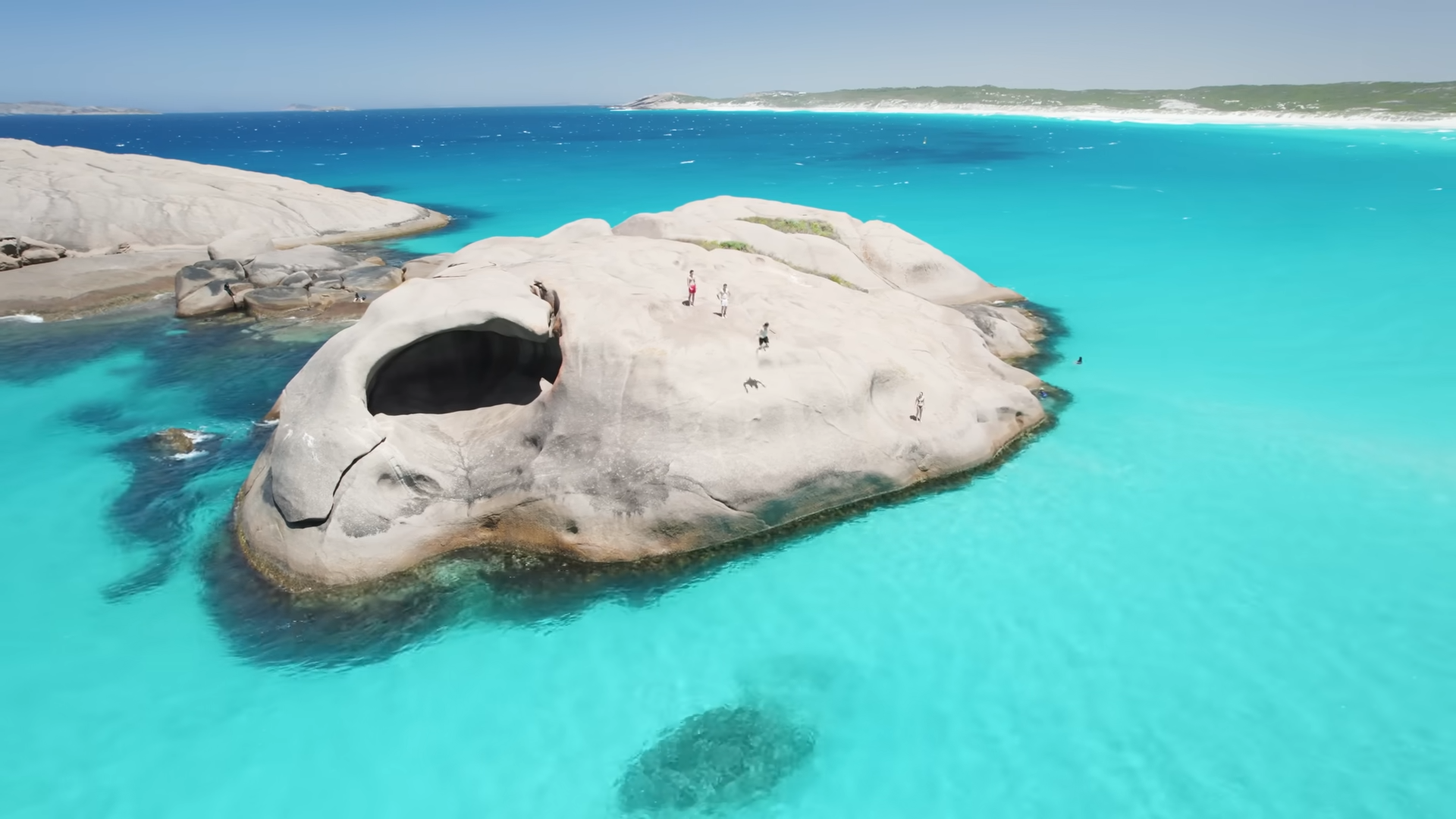 Exploring spectacular wildlife and tropical islands in Australia